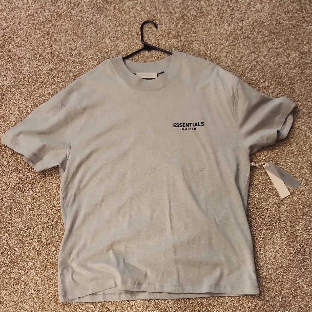 Essentials Fear Of God mens XL T-shirt- BNWT